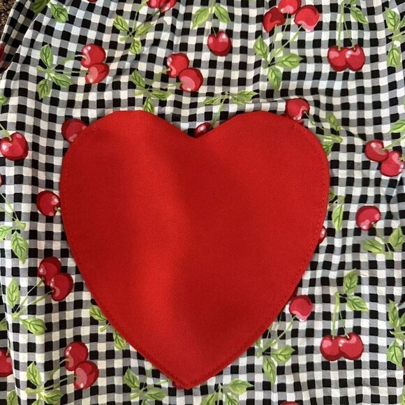 Cherry Apron Retro Black Gingham Red Heart Pocket Red Cherry Khmer Krafts Brand - Picture 5 of 9